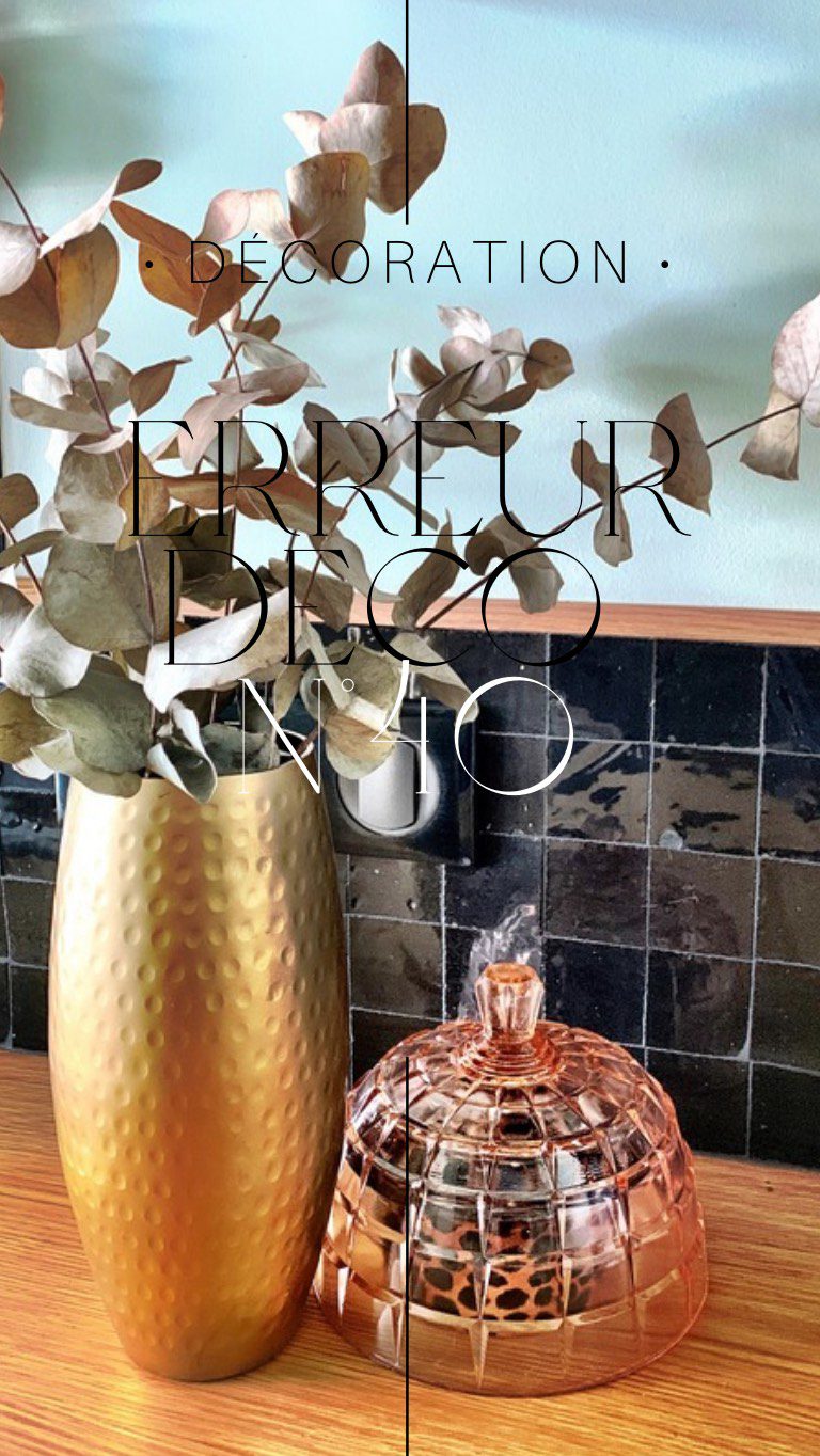 La petite erreur déco du jour: #40 Ne pas faire un grand tri régulièrement  Vous pensez que votre intérieur est sous contrôle parce que vous rangez de temps en temps? Attention à l’effet yoyo! Sans un tri régulier, l’encombrement revient vite, et ce désordre constant peut peser sur votre bien-être.  Un grand rangement, c’est bien mieux qu’une corvée : c’est un acte de transformation. En réorganisant votre espace, chaque chose trouve enfin sa place, et votre maison devient un lieu harmonieux et apaisant. 
Cela influe positivement sur votre esprit et votre corps.
#designerdebonheur #design #decoration #deco #déco #home #homedesign #architectureinterieure #designinterieur #bonheur #erreur #erreursàéviter