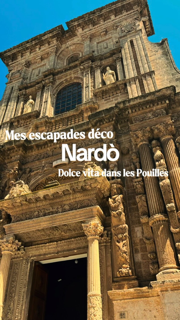 Road trip déco dans les Pouilles… et première escale à Nardò, pépite baroque trop souvent éclipsée par Lecce.  Façades couleur miel, patios cachés, balcons en fer forgé, lumière dorée… Ici, chaque ruelle est une masterclass d’élégance méditerranéenne.  Si tu rêves de voyager autrement, de t’inspirer pour ton intérieur et de découvrir comment les plus beaux lieux peuvent transformer notre regard sur la déco… cette escapade est pour toi.  ✨ Dans l’article + la vidéo :
• Les plus belles inspirations déco de Nardò
• 5 idées à copier chez soi
• Mon regard d’architecte d’intérieur
• Le charme secret des Pouilles  👉 Clique maintenant et embarque avec nous pour un road trip déco solaire, inspirant et terriblement addictif : https://apprendre-a-decorer-autrement.com/nardo-joyau-secret-des-pouilles-lelegance-baroque/  #Pouilles #Nardo #RoadtripItalie #ArchitectureInterieure #DesignMediterraneen Voyagedeco Apprendreadecorerautrement designerdebonheur